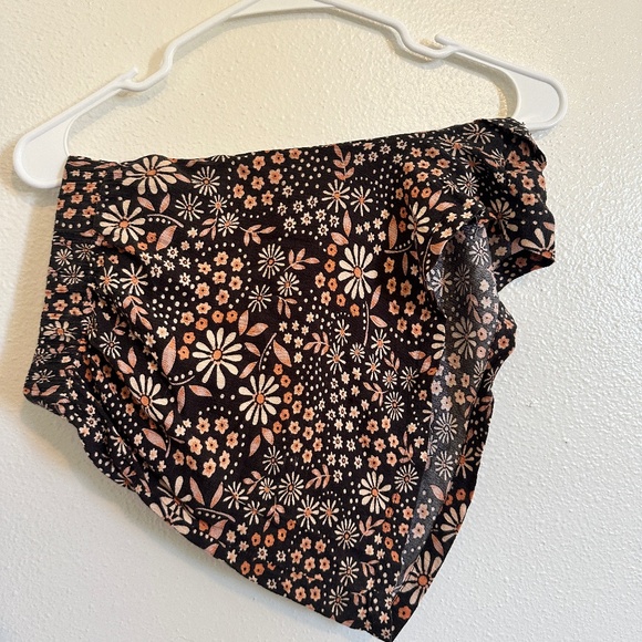 Volcom Floral Shorts - Picture 2 of 6